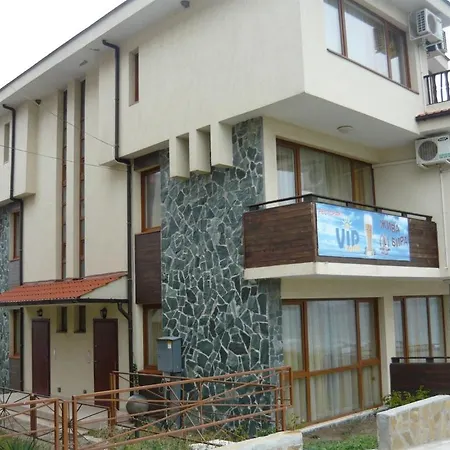 Anaxemander Holiday Village