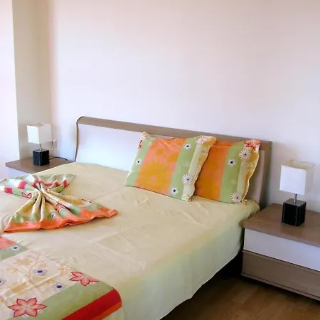 Anaxemander Holiday Village סוזופול